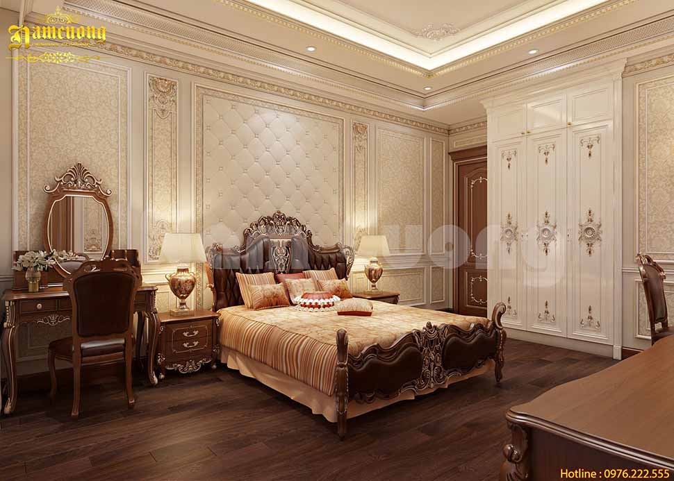 Không gian phòng ngủ được thiết kế giống như nơi nghỉ của các bậc vương tôn quý tộc ngày xưa